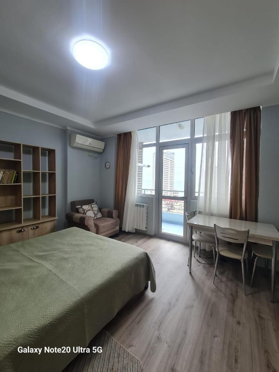 Yalcin Star Residence Apartment 300 Batumi Exterior photo
