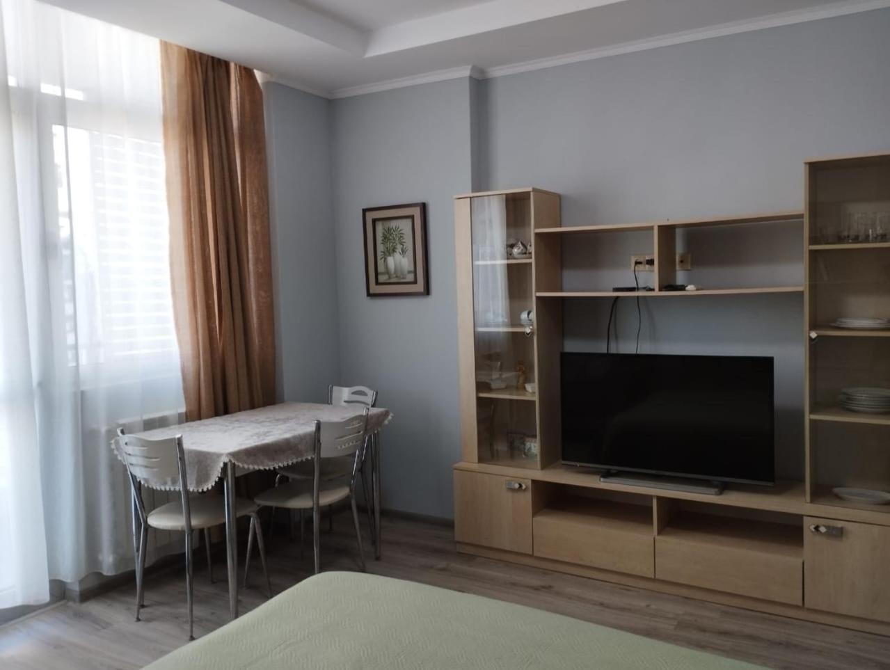 Yalcin Star Residence Apartment 300 Batumi Exterior photo